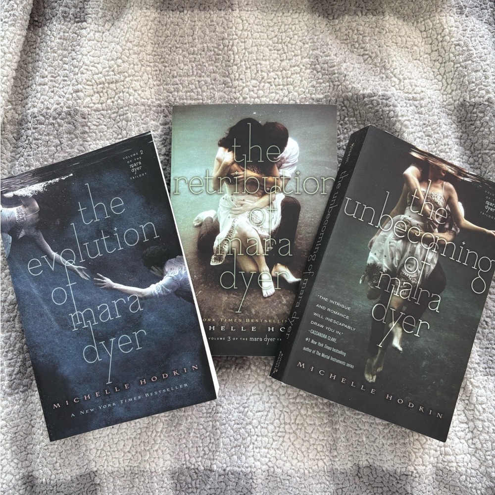 Mara Dyer Trilogy Book Set